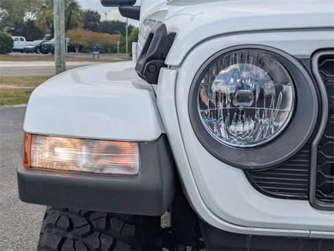 New 2025 Jeep Gladiator Sport image 10