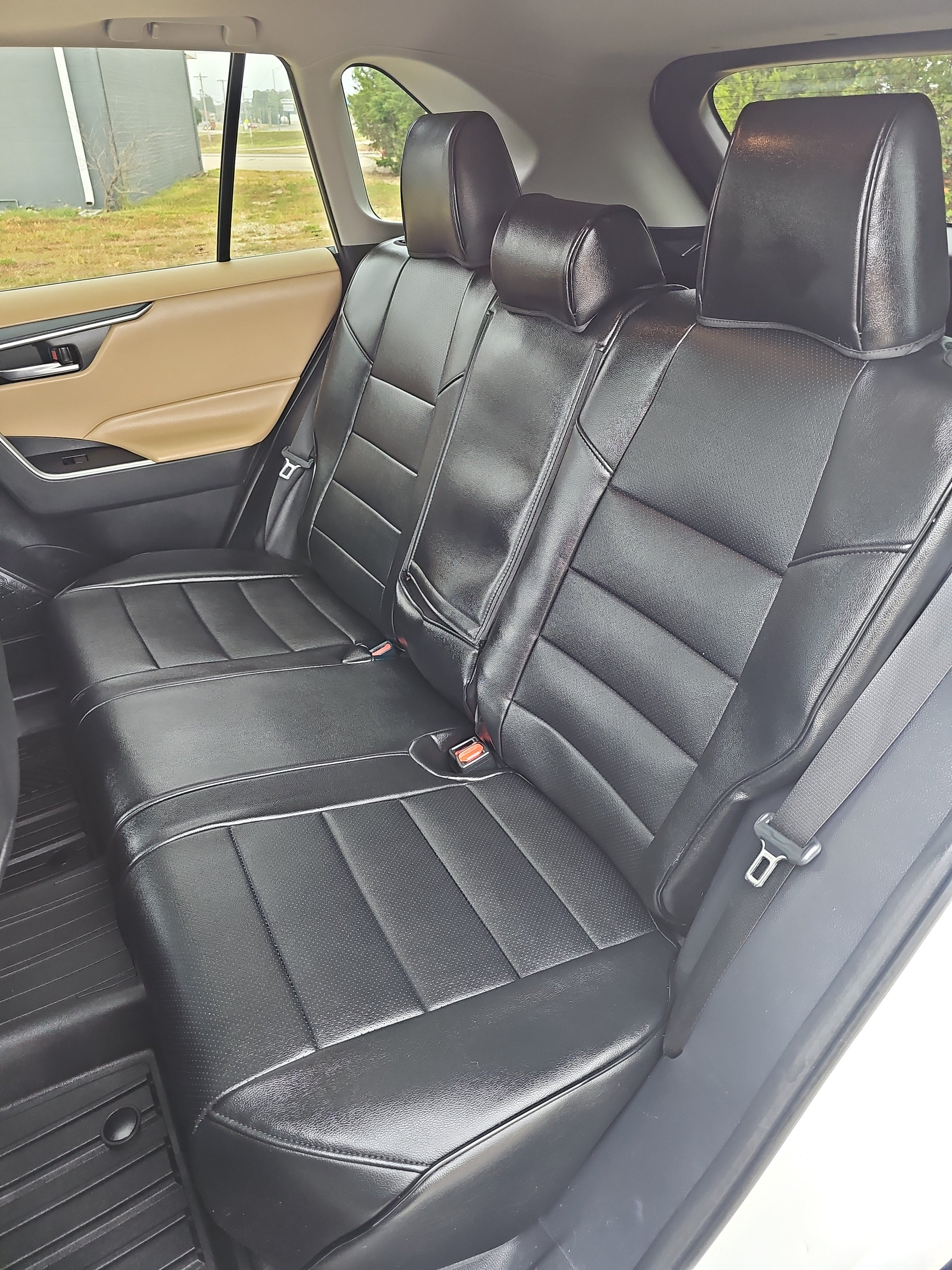Used 2020 Toyota RAV4 XLE w/ Convenience Package FWD image 15