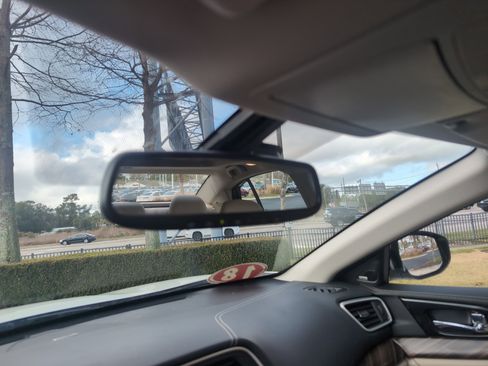 Used 2018 Nissan Maxima Platinum image 27