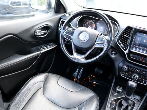 Used 2020 Jeep Cherokee Limited image 25