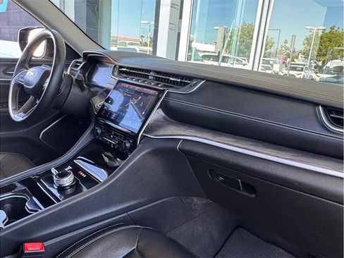 Used 2022 Jeep Grand Cherokee L Limited AWD/4WD image 23