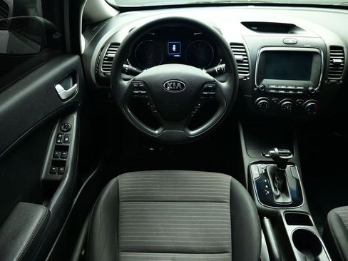 Used 2018 Kia Forte LX w/ LX Popular Package image 5