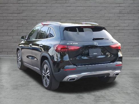 Used 2025 Mercedes-Benz GLA 250 4MATIC w/ Winter Package image 4