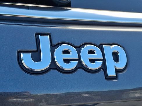 Used 2022 Jeep Compass Latitude AWD/4WD image 29