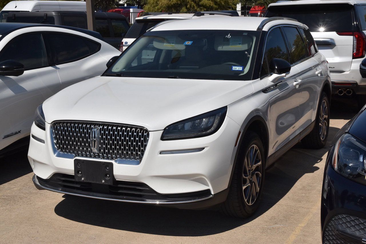 Used 2022 Lincoln Corsair FWD w/ Equipment Group 101A image 2