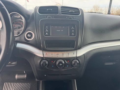 Used 2016 Dodge Journey SE w/ Flexible Seating Group image 21