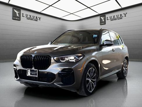 Used 2023 BMW X5 xDrive40i w/ M Sport Package AWD/4WD image 4