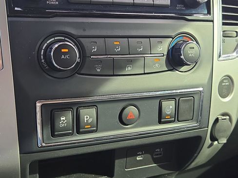 Used 2021 Nissan Titan SV w/ Accessory Utility Package image 25