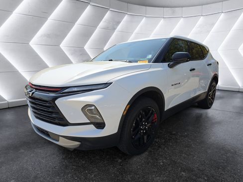 Used 2023 Chevrolet Blazer LT image 4