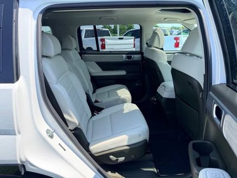 Used 2024 Hyundai Santa Fe Calligraphy AWD/4WD image 9