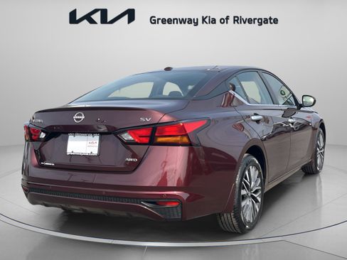 Used 2024 Nissan Altima 2.5 SV image 7