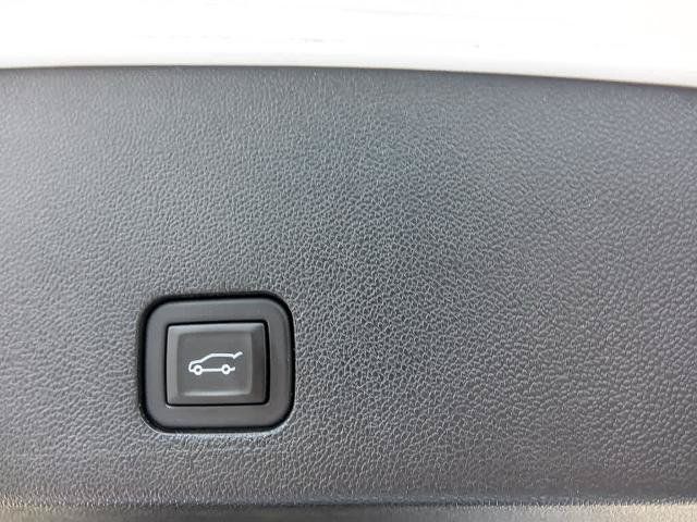 Used 2024 Cadillac XT6 Sport w/ Technology Package AWD/4WD image 28