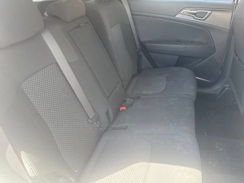 Used 2023 Kia Sportage LX AWD/4WD image 6
