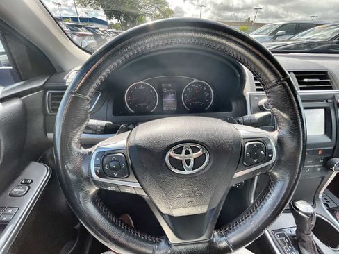 Used 2016 Toyota Camry SE FWD image 11