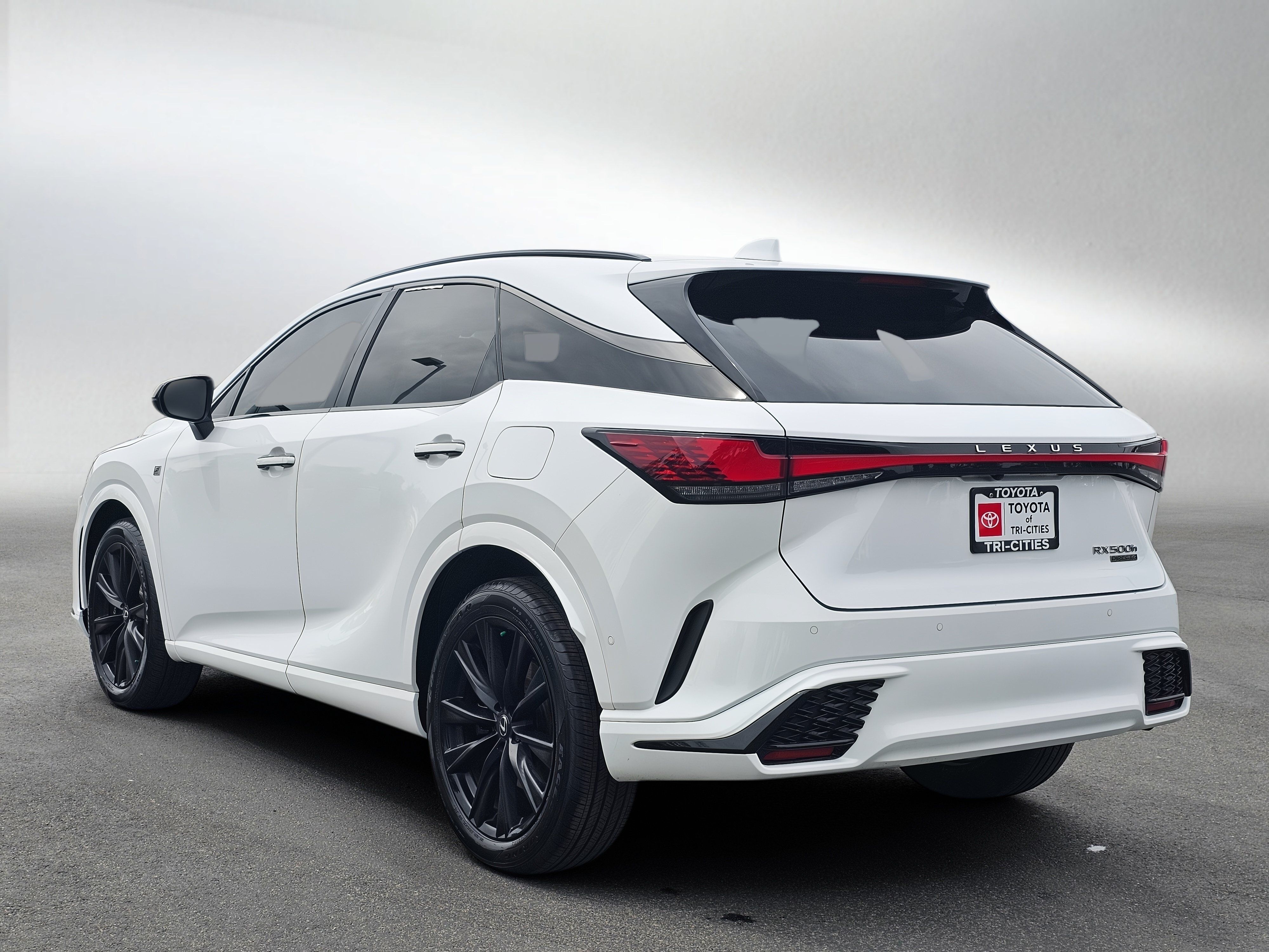 Used 2024 Lexus RX 500h F Sport w/ Convenience Package AWD/4WD image 3