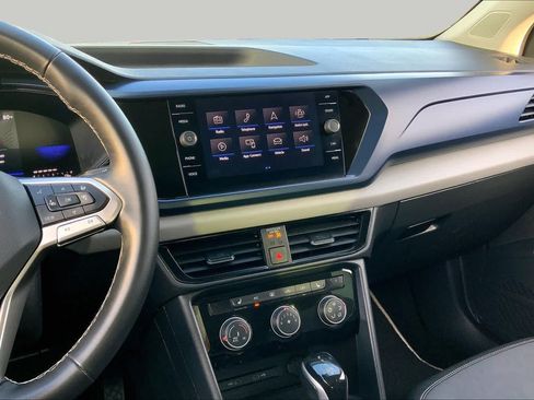 Used 2023 Volkswagen Taos SE w/ Panoramic Sunroof Package FWD image 7
