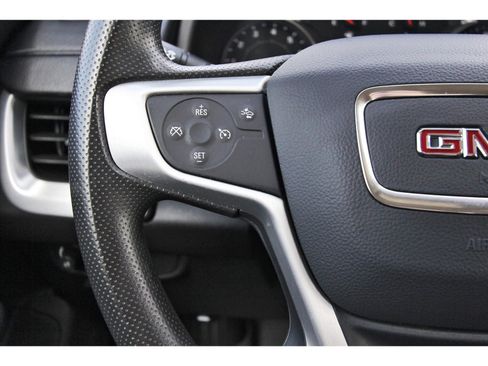 Used 2022 GMC Terrain SLE w/ Driver Convenience Package image 15