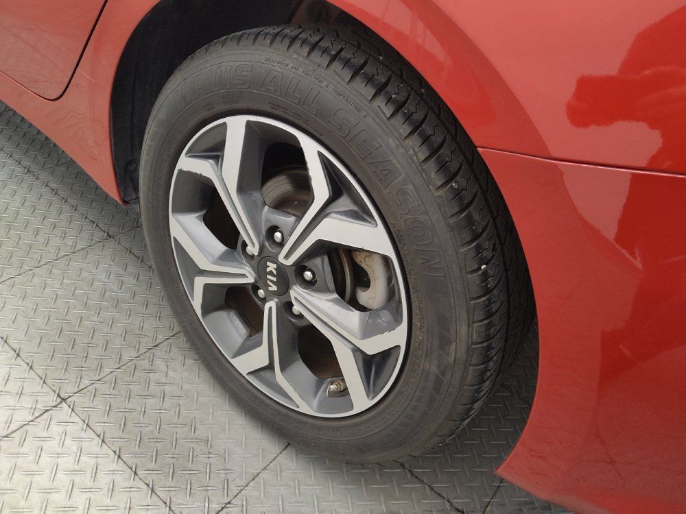 Used 2020 Kia Forte LXS FWD image 31