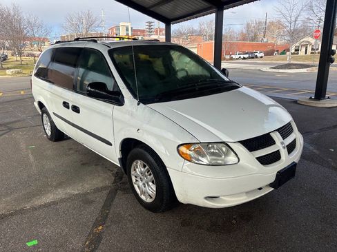 Used 2004 Dodge Grand Caravan SE w/ Popular Equipment Group image 2
