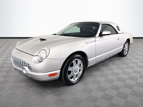Used 2005 Ford Thunderbird RWD image 3
