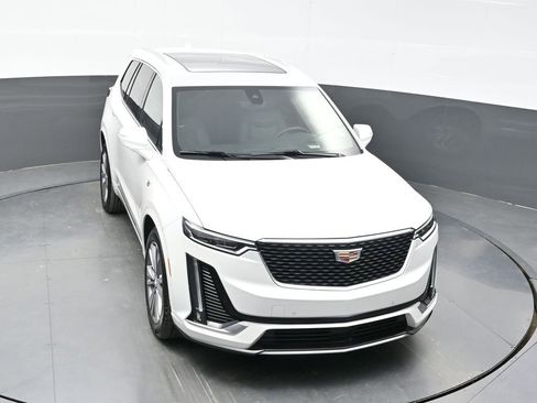 Certified 2025 Cadillac XT6 Premium Luxury w/ Platinum Package AWD/4WD image 32