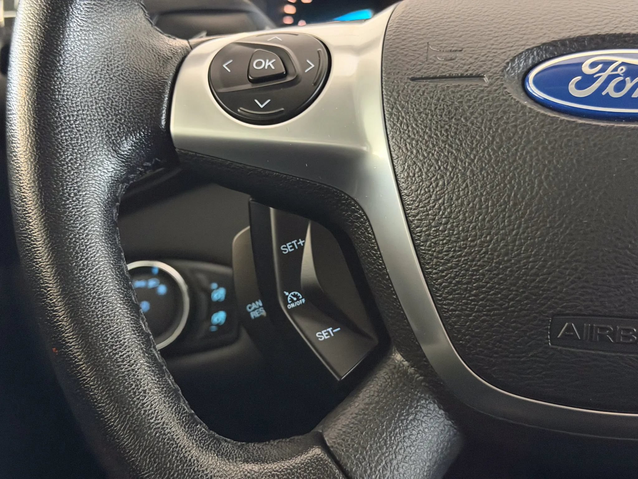Used 2015 Ford Escape Titanium FWD image 34