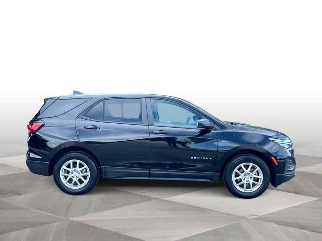 Used 2024 Chevrolet Equinox LS w/ LS Convenience Package FWD image 9