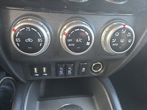 Used 2024 Mitsubishi Outlander Sport SE image 18