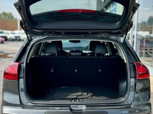 Used 2022 Kia Niro EX w/ Cold Weather Package image 8