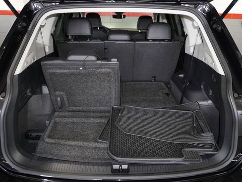 Used 2022 Volkswagen Tiguan SE image 8