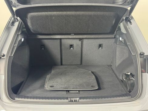 Used 2024 Audi Q4 e-tron Prestige image 14