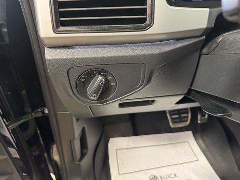 Used 2022 Volkswagen Atlas SEL Premium image 20