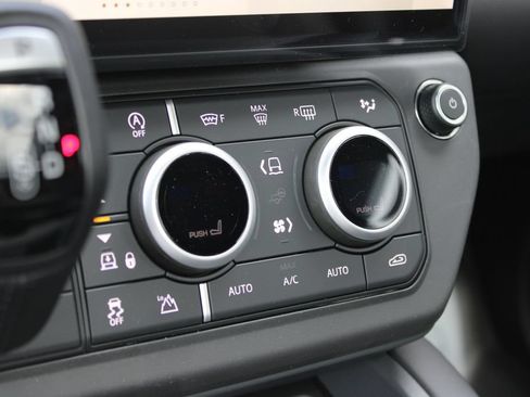 New 2026 Land Rover Defender 90 X-Dynamic SE AWD/4WD image 15