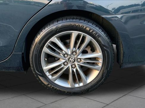 Used 2017 Toyota Camry SE FWD image 11