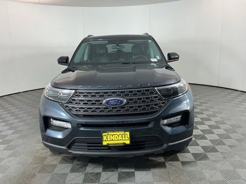 Used 2022 Ford Explorer XLT w/ Equipment Group 202A AWD/4WD image 2