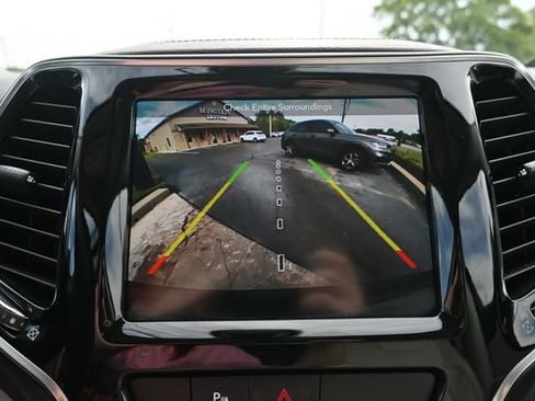 Used 2019 Jeep Cherokee Limited AWD/4WD image 42
