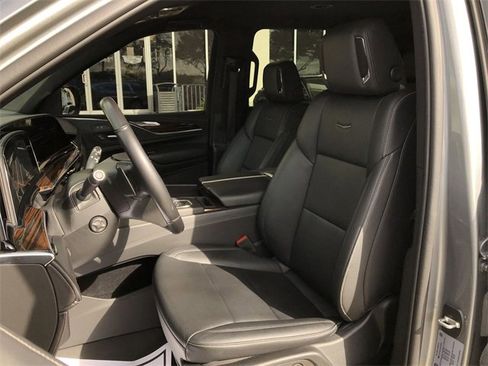 Used 2023 Cadillac Escalade ESV Luxury image 19