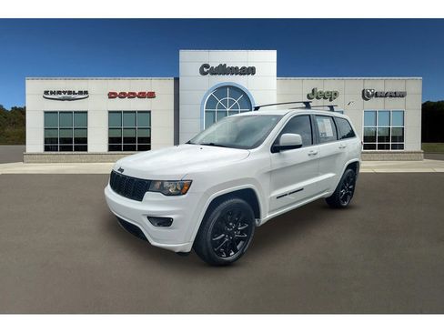 Used 2021 Jeep Grand Cherokee Laredo X AWD/4WD image 7