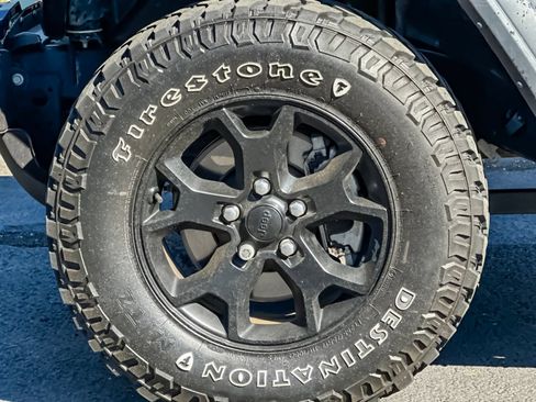Used 2022 Jeep Wrangler Unlimited Sport AWD/4WD image 25