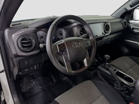 Used 2021 Toyota Tacoma TRD Off-Road image 9