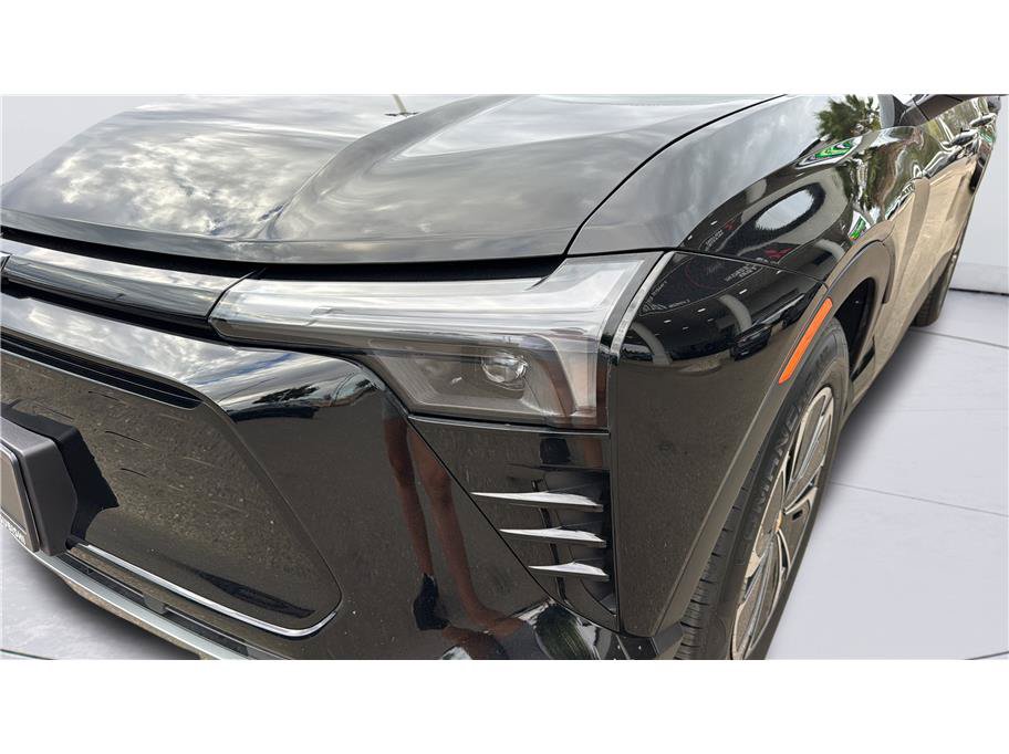 Used 2024 Chevrolet Blazer EV LT AWD/4WD image 38