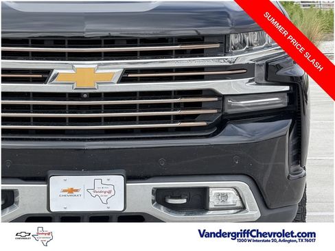 Used 2022 Chevrolet Silverado 1500 High Country w/ Technology Package AWD/4WD image 8