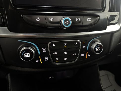 Used 2023 Chevrolet Traverse LT AWD/4WD image 29