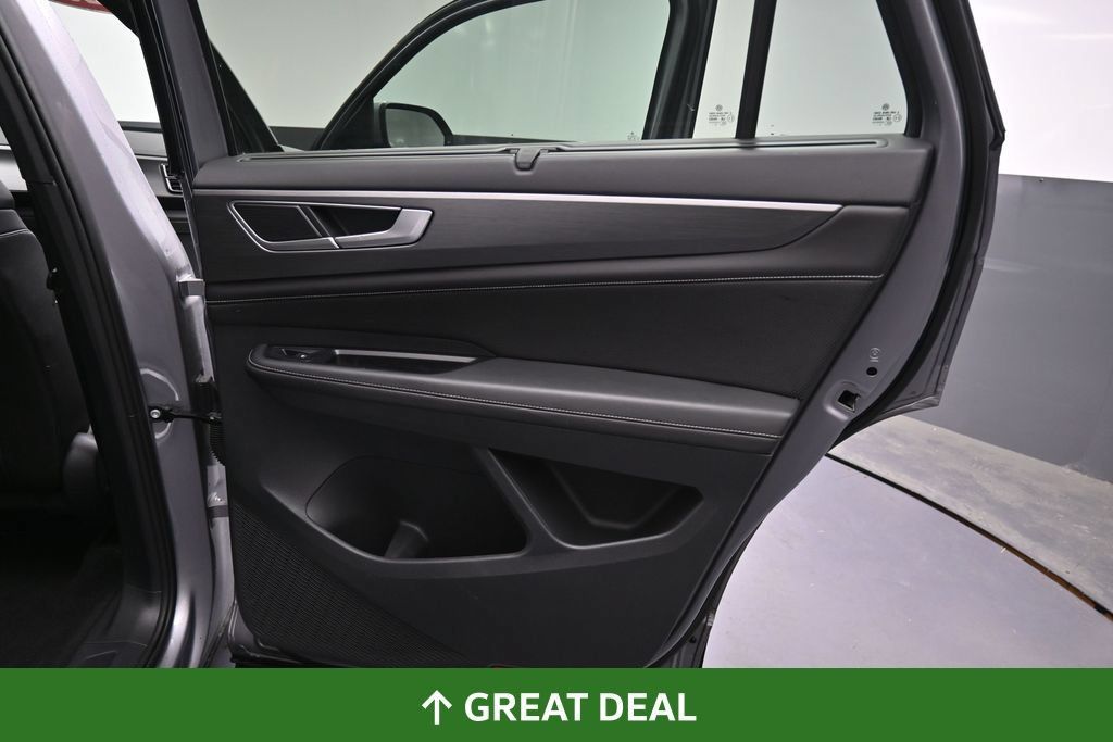 Used 2025 Volkswagen Atlas Cross Sport SE FWD image 23