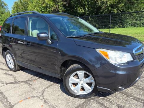 Used 2016 Subaru Forester 2.5i Premium AWD/4WD image 2