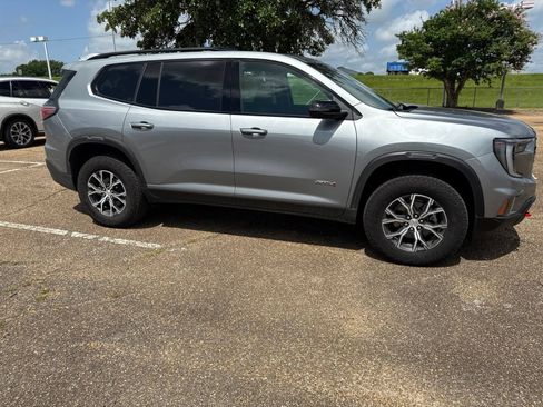 Used 2024 GMC Acadia AT4 w/ Luxury Package AWD/4WD image 4