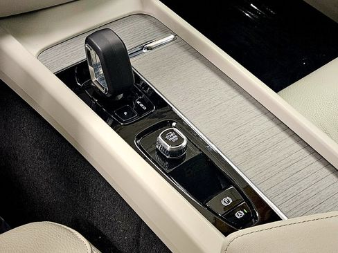 Used 2023 Volvo V60 B5 Cross Country Plus w/ Climate Package image 43