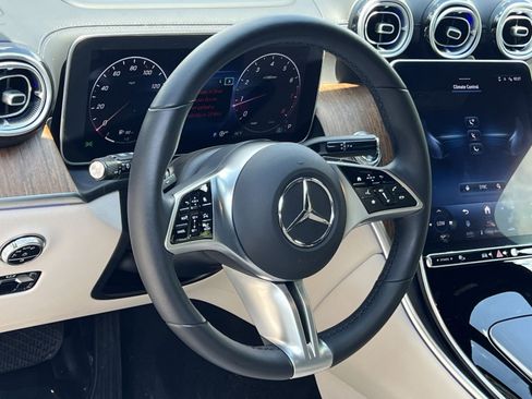 Used 2023 Mercedes-Benz GLC 300 4MATIC image 21