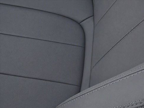 Used 2026 Mercedes-Benz GLB 250 image 21