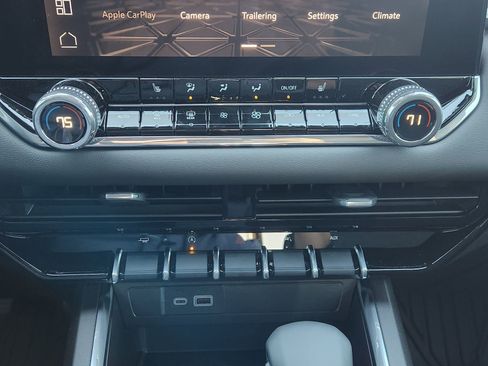 New 2026 GMC Canyon Elevation w/ Convenience Package image 21